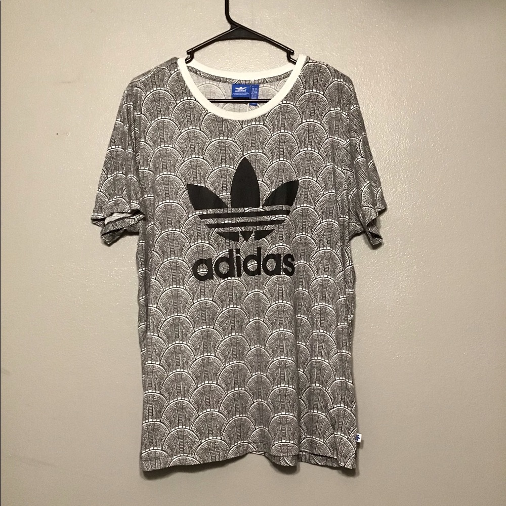 Classic Adidas T-Shirt!